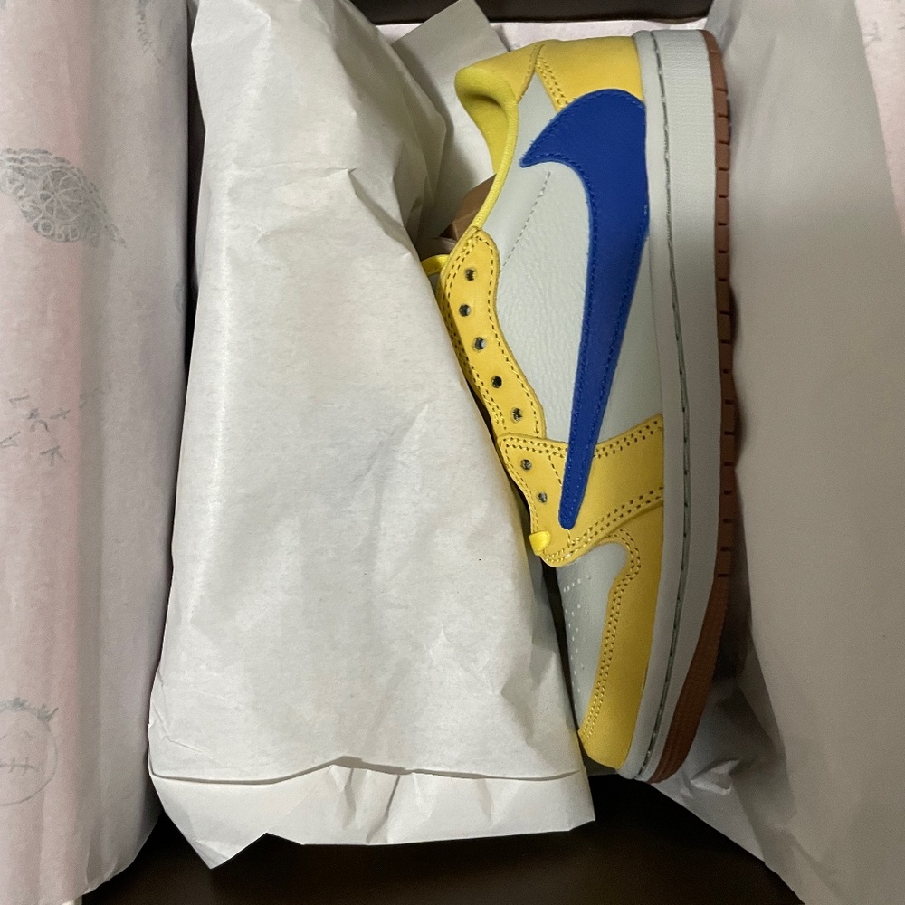 NIKE: Travis Scott x Air Jordan 1 Low "Canary" W8/M 6.5